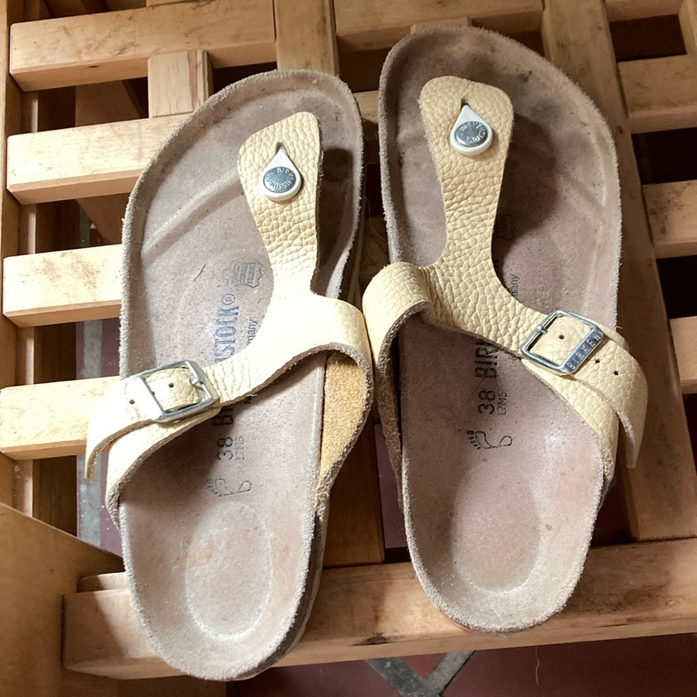 Birkenstocks Gizeh size 38